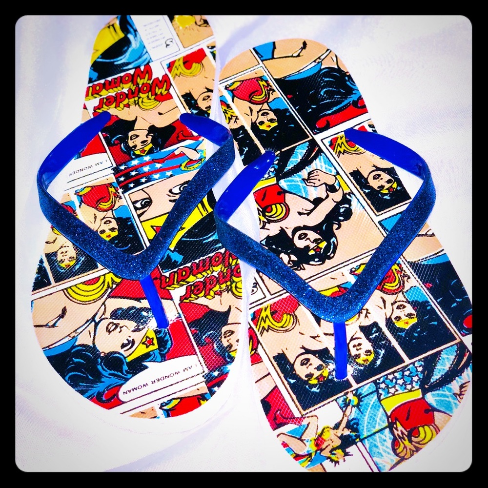 Wonder Woman thong beach/pool sandals